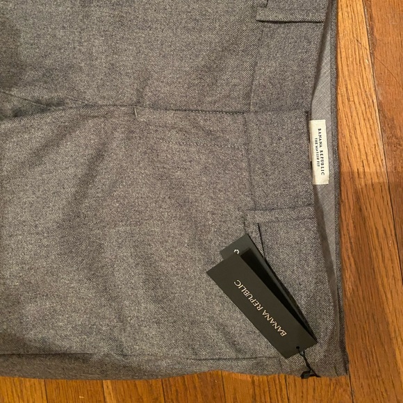 ✨LAST CHANCE BEFORE DONATION!✨  NWT Banana Republic Trousers - Picture 2 of 5